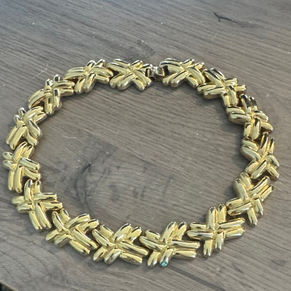 Elegant Gold Women's Necklace